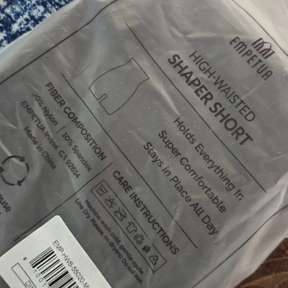 Empetua-High-Waisted Shaper Shorts - Picture 11 of 12